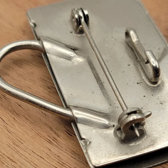 Adorable Silver Watering Can Brooch with Rhinestones Paste - Picture 4 of 8